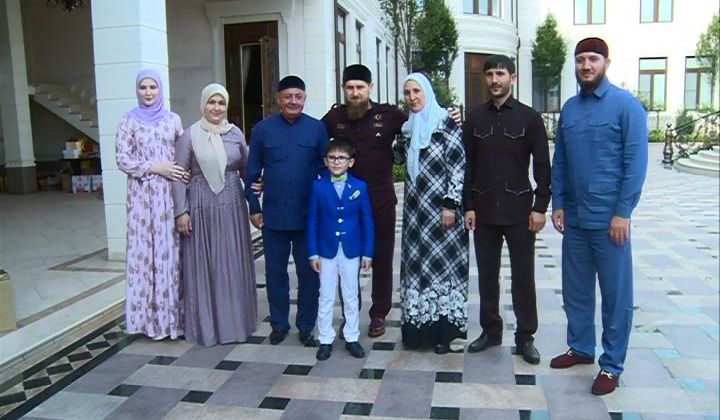 Рамзан Кадыров посетил близких в Ид аль-Фитр