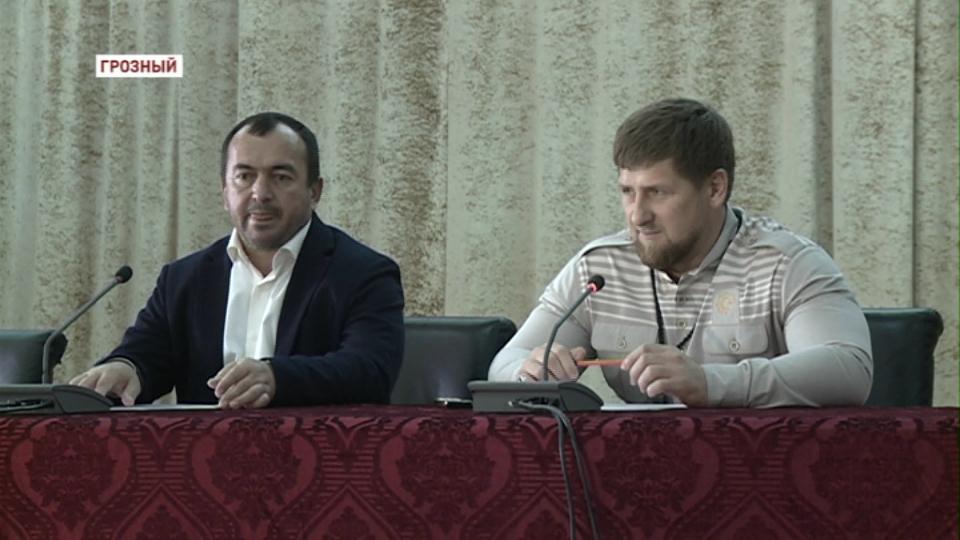 Р.Кадыров встретился с представителями спортивных федераций республики 