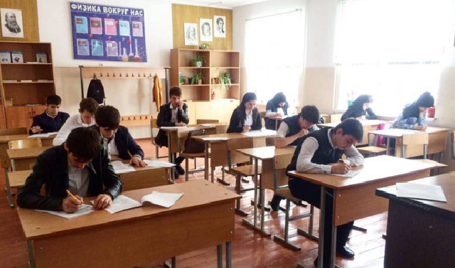 В Чечне учащиеся 9-х классов сдают основной государственный экзамен по русскому языку