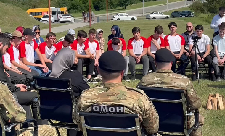 В Грозном состоялся «Диалог с героями» с участием бойцов ОМОН «Ахмат-1»