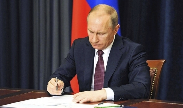 Владимир Путин продлил действие контрсанкций на 2019 год