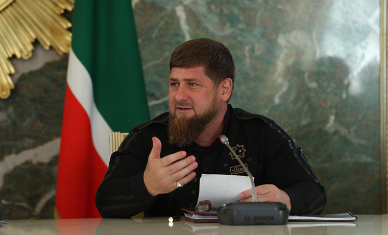 Рамзан Кадыров поздравил соотечественников с днем восстановления государственности чеченского народа