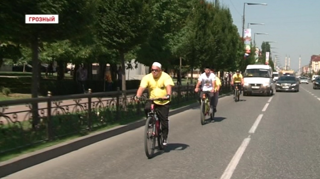 Члены Региональной общественной организации слепых и слабовидящих Чечни устроили велопробег  