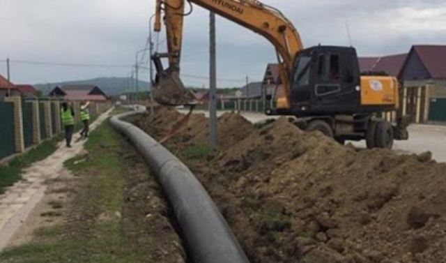 В Гудермесском районе продолжается строительство водовода по программе Минстроя ЧР