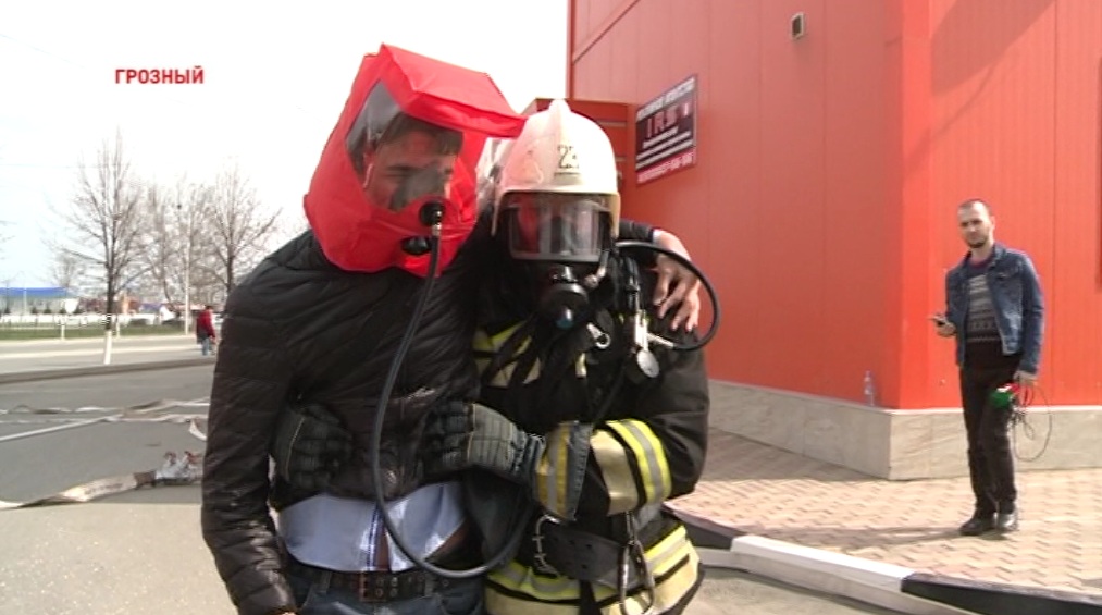 Сотрудники МЧС по ЧР провели учения по ликвидации пожара в Грозном