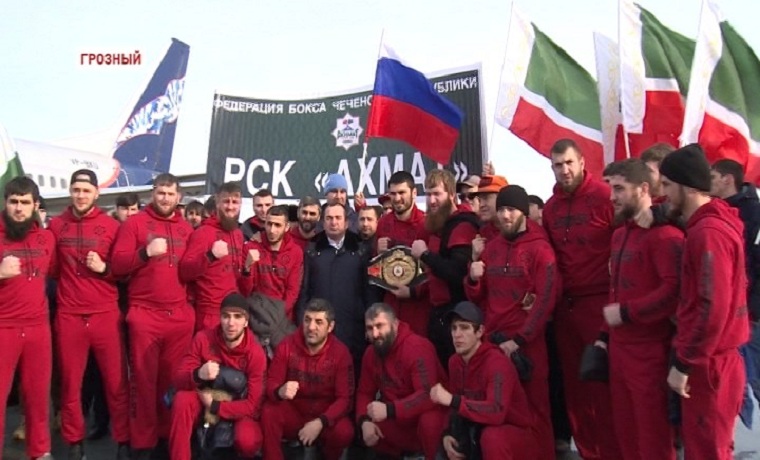 В Грозном встретили Чемпиона мира по боксу Артура Бетербиева 