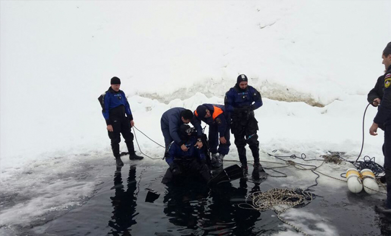 Спасатели-водолазы Северного Кавказа провели подготовку на озере Кезеной-Ам