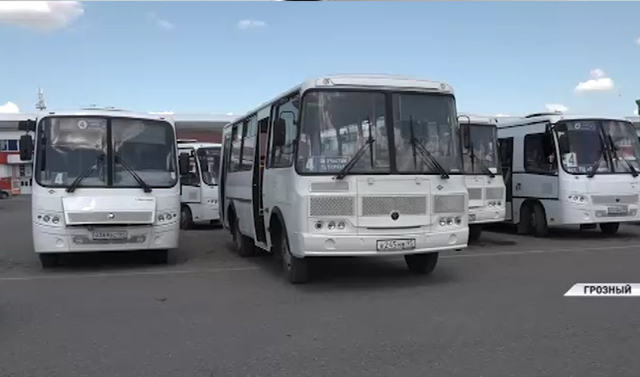 15 новых автобусов выехали на самый загруженный 4-ый маршрут Грозного