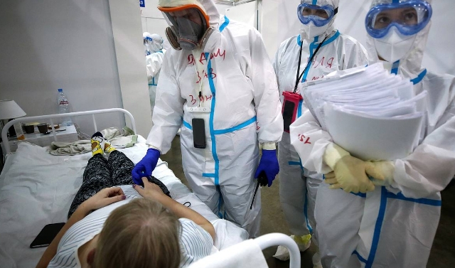 В России за сутки выявили 8863 случая заражения коронавирусом