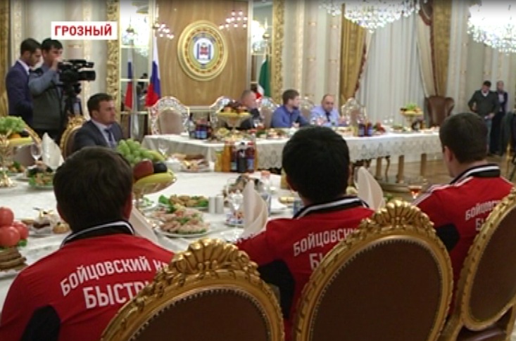 Р. Кадыров дал ужин в честь спортсменов