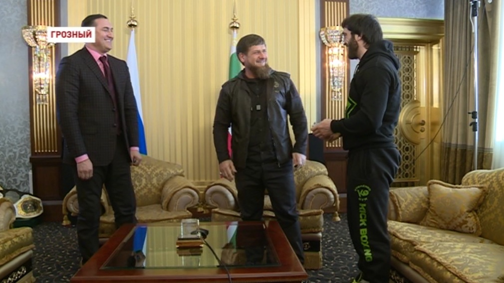 Рамзан Кадыров встретился с бойцом клуба кикбоксинга «Ахмат» Хасаном Халиевым