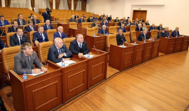 Парламент ЧР одобрил назначение министра экономического развития Галаса Таймасханова
