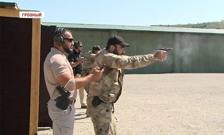 Более 1000 сотрудников правоохранительных органов Чечни сдали нормативы боевых навыков