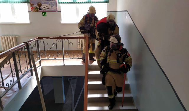 Учения по ликвидации пожара прошли в грозненской школе  