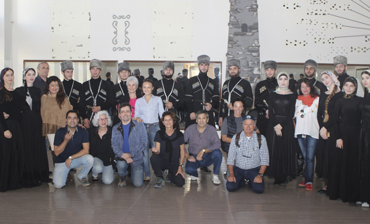 Туристы из Бразилии посетили филармонию им. Аднана Шахбулатова в Грозном 