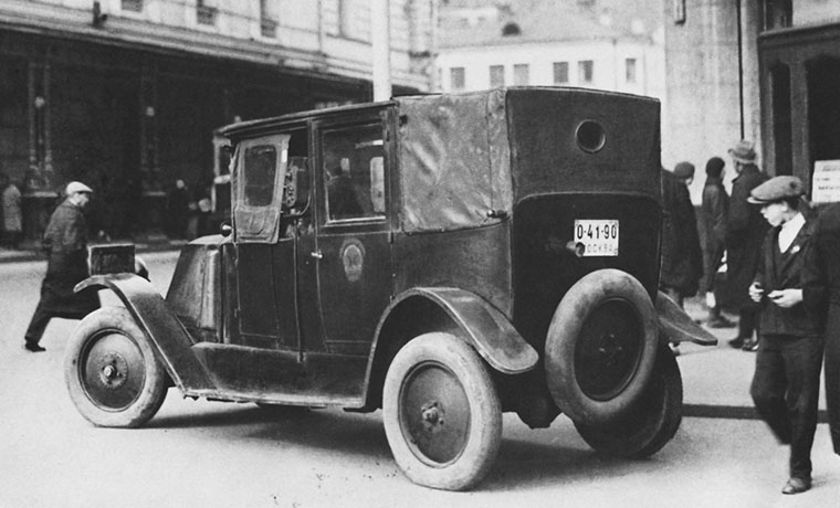 21 июня 1925 года в Москве появились первые такси 