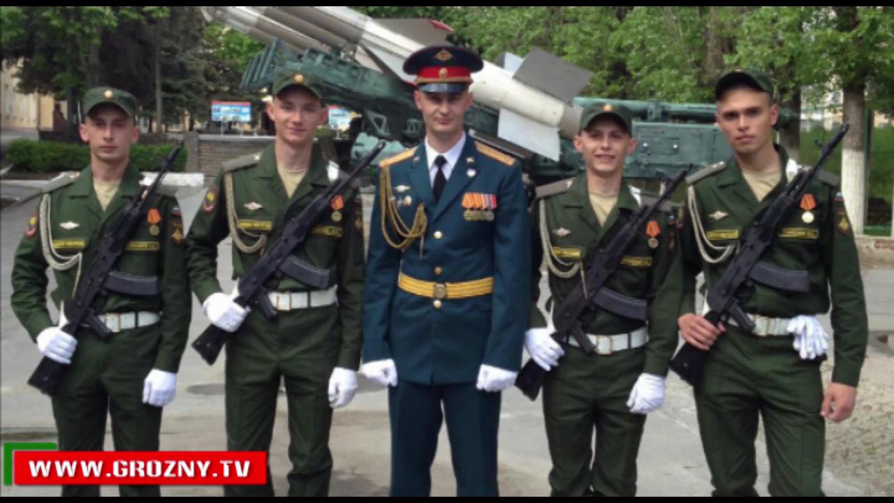 Чеченские солдаты рассказали студентам ВУЗов об армейской жизни