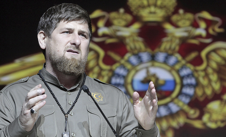 Рамзан Кадыров поздравил народы Чечни с 14-летием принятия Конституции ЧР