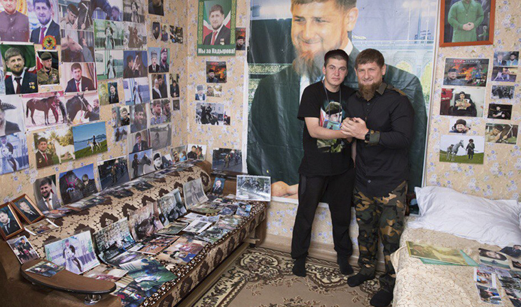 Рамзан Кадыров побывал в гостях 16-летнего Саламбека Арсанукаева, который много лет мечтал увидеть его