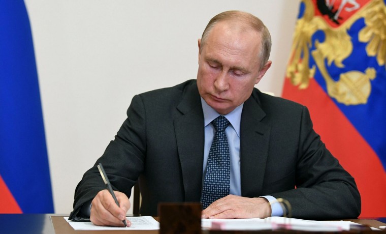 Владимир Путин подписал закон «о приземлении» IT-гигантов в России