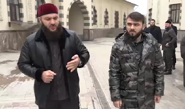 Хамзат Кадыров посетил школу Хафизов в Центарое 