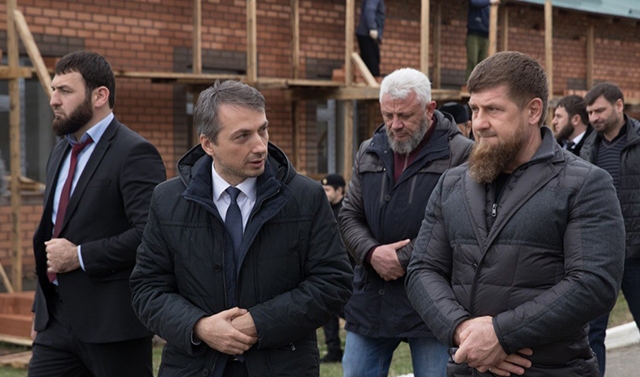 Рамзан Кадыров проверил ход строительства детского лечебного учреждения в Гудермесе 