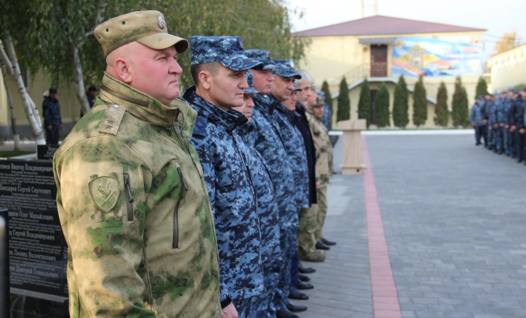 Объединенная группировка. Военнослужащий. Командующий ОГВС на Северном Кавказе. Новый командующий армией России. Войска правопорядка.