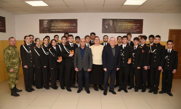 В Грозном лучшим кадетам школы Росгвардии вручили специальные звания