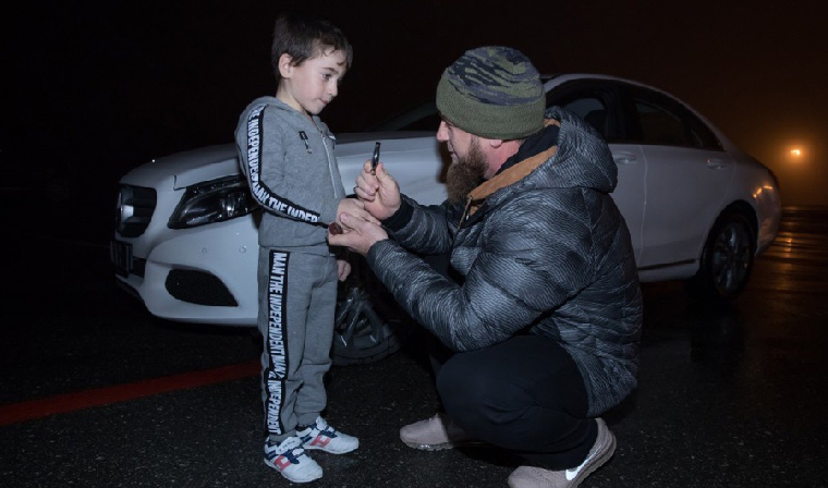 Рамзан Кадыров встретился с юным рекордсменом Рахимом Куриевым 
