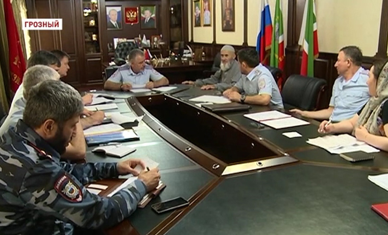 Министр внутренних дел по Чеченской Республике провел прием граждан