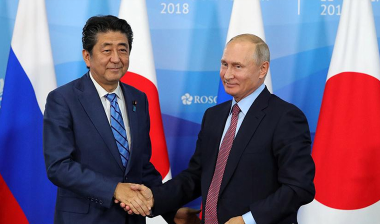 Путин предложил заключить мирный договор с Японией до конца года