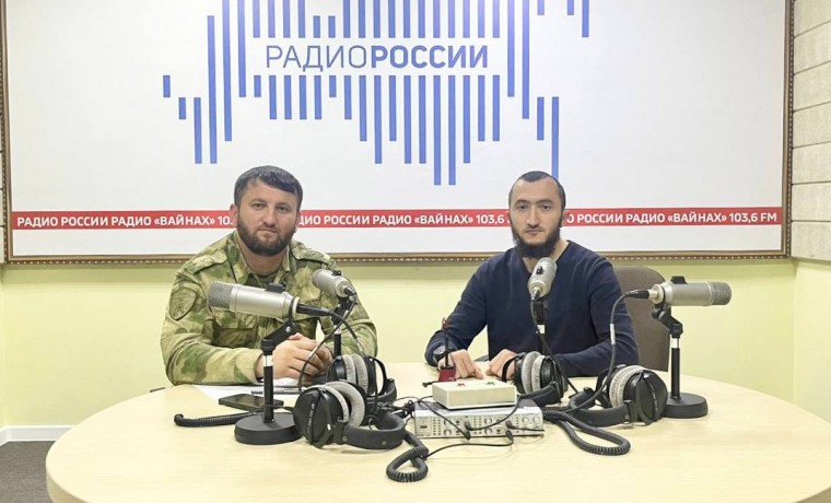 Росгвардеец выступил в эфире ведомственной радиорубрики в Грозном