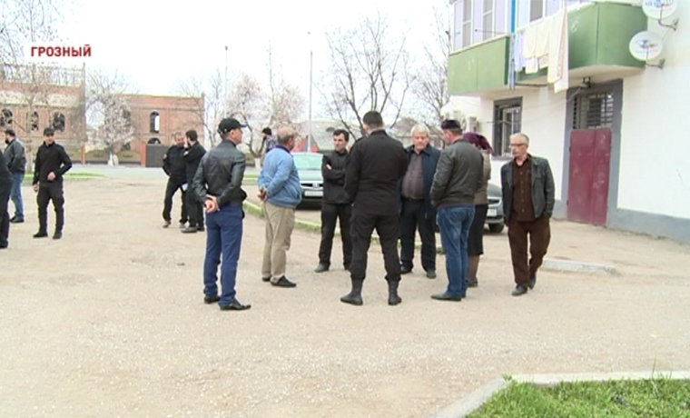 У злостного неплательщика в Грозном арестовали  автомобиль  за долг в 100 тысяч рублей