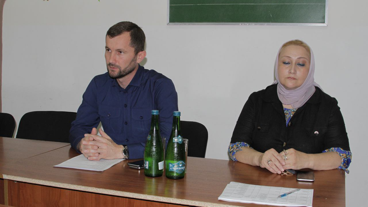 Коллективу Чеченского государственного колледжа культуры и искусств представили нового директора
