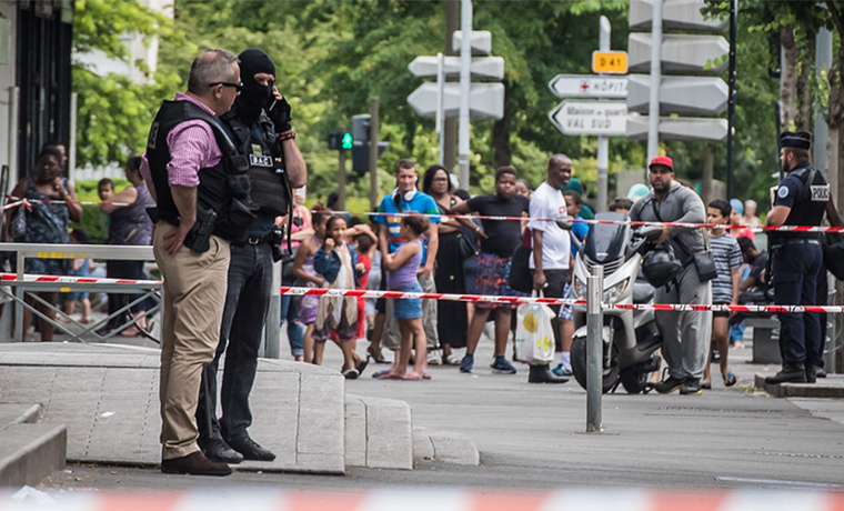 По делу о теракте в Ницце проходят пятеро человек 