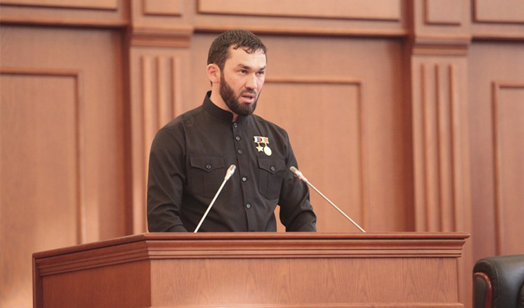 Чеченский парламент планирует выступить с предложением о продлении срока президентства Путина