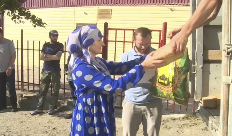 Фонд Кадыров провел благотворительную акцию, приуроченную к Священному месяцу Рамадан