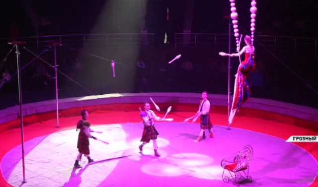 Фонд Кадырова организовал для детей из малоимущих семей и сирот бесплатный поход в цирк