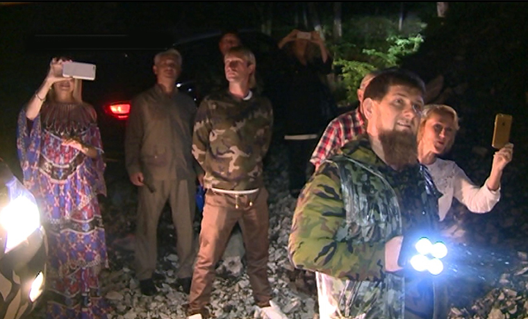 Рамзан Кадыров вместе с Евгением Плющенко и Яной Рудковской выпустили на волю оленей 