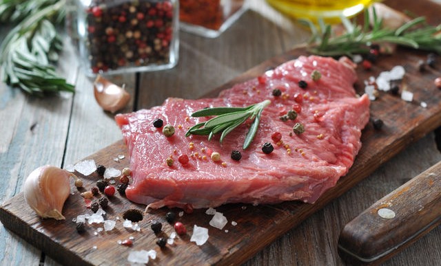 О смертельном риске употребления красного мяса заявили ученые