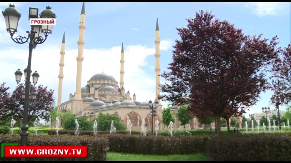 Мусульмане Чечни празднуют Священную ночь вознесения пророка Мухаммада (с.а.с) в небо