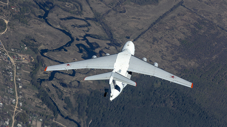 В России продолжаются разработки боевого самолета с лазерным оружием 
