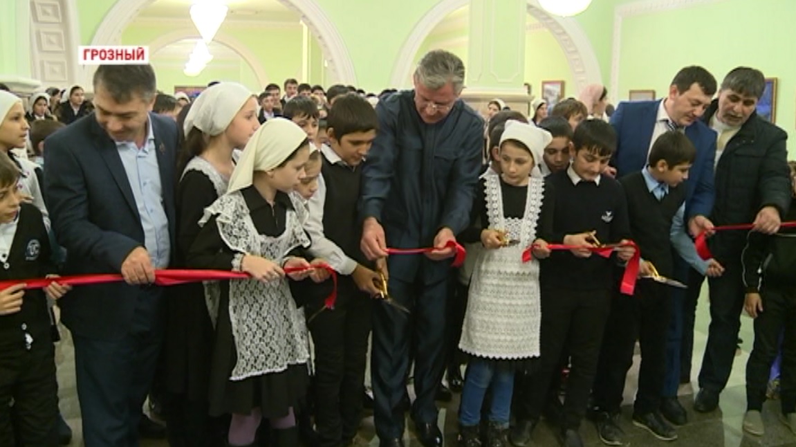 В Грозном открылась выставка чеченского художника Чингисхана Хасаева
