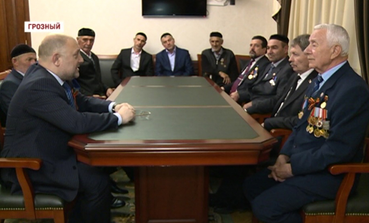 В Миннаце Чечни состоялась встреча Джамбулата Умарова с представителями «Союза ветеранов Сирии»