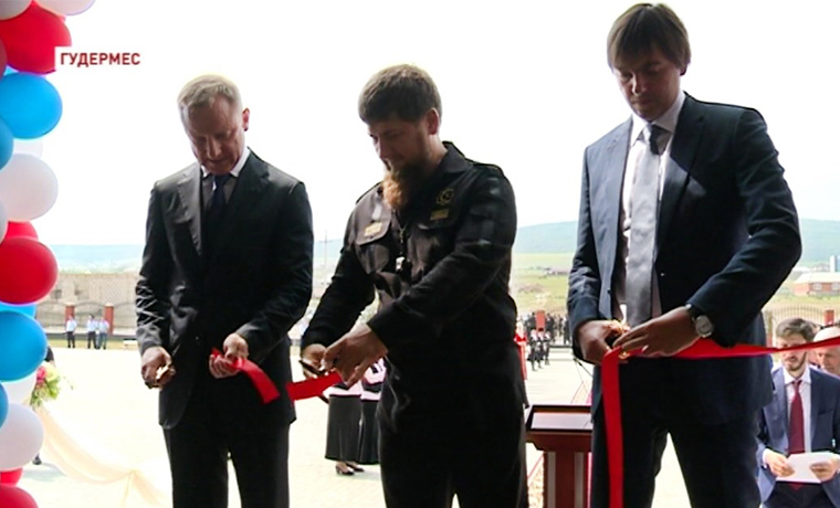 Рамзан Кадыров принял участие в открытии новой школы в Гудермесе