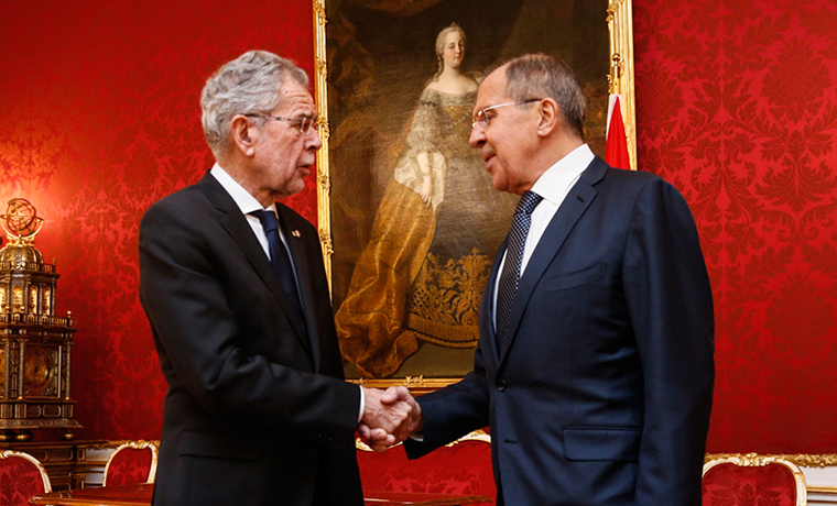 Лавров обсудил ряд актуальных международных проблем с президентом Австрии