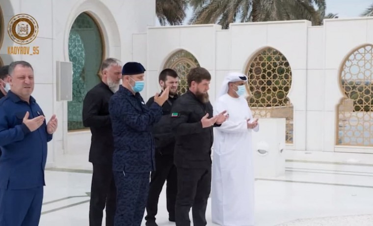 Рамзан Кадыров посетил мечеть им. основателя и первого Президента ОАЭ Шейха Зайеда бин Султана Аль Нахайана