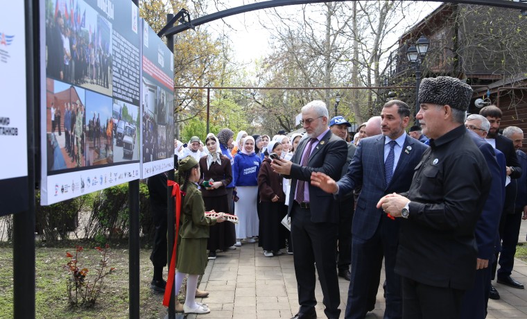 В Грозном открылась фотовыставка, посвящённая «Диктанту Победы»