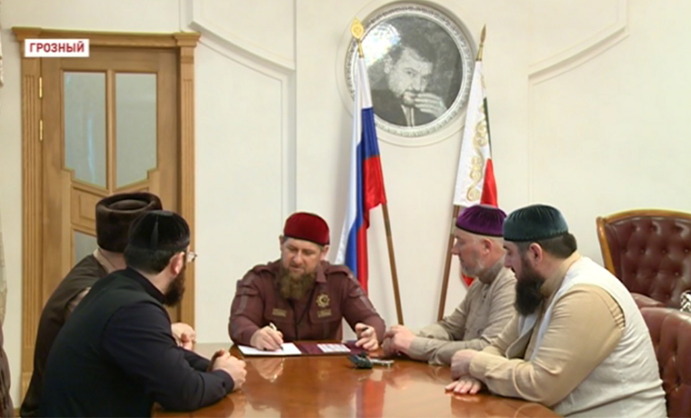  Кадыров: тому, кто пытается распространять экстремистские и ваххабитские идеи, мы будем давать жесткий отпор