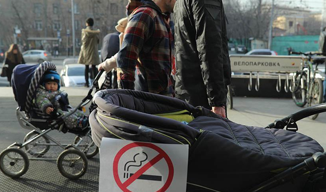 В России могут ввести наказание родителей курящих детей